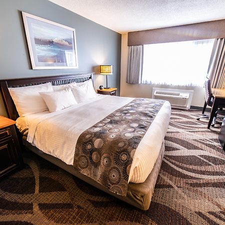 Prestige Hudson Bay Lodge & Conference Centre, Worldhotels Crafted Collection Смитърс Екстериор снимка